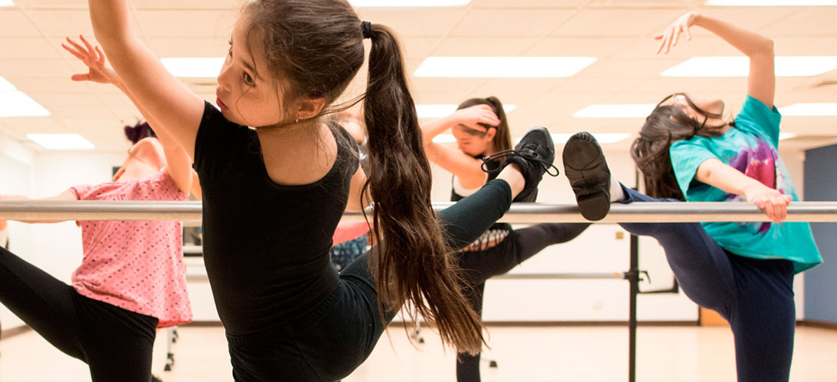FEMDANZA | Academia de Jazz-Contempo, Ballet y Barra al piso.
